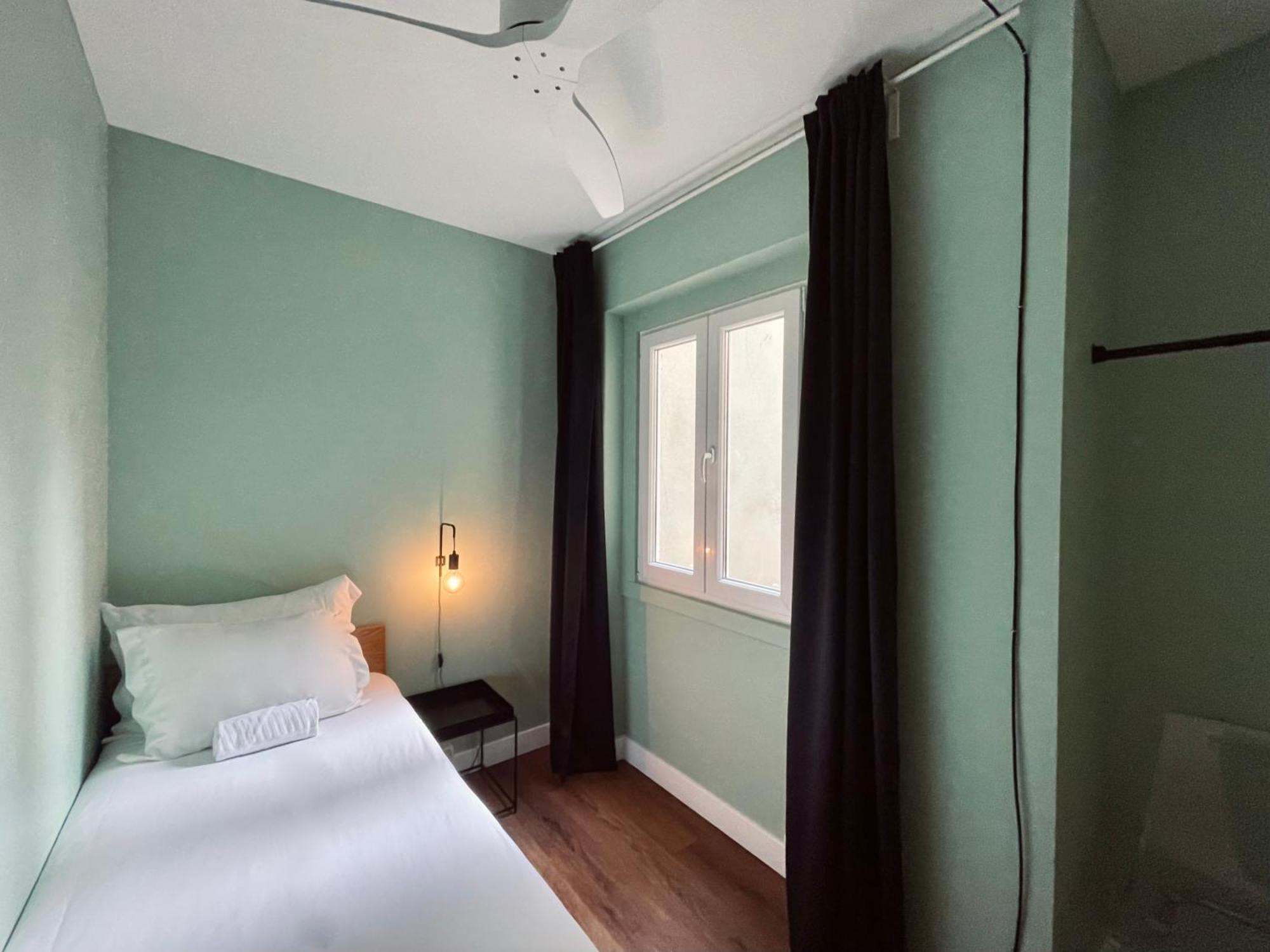 Avenue Hostel & Suites Lisbon Bagian luar foto