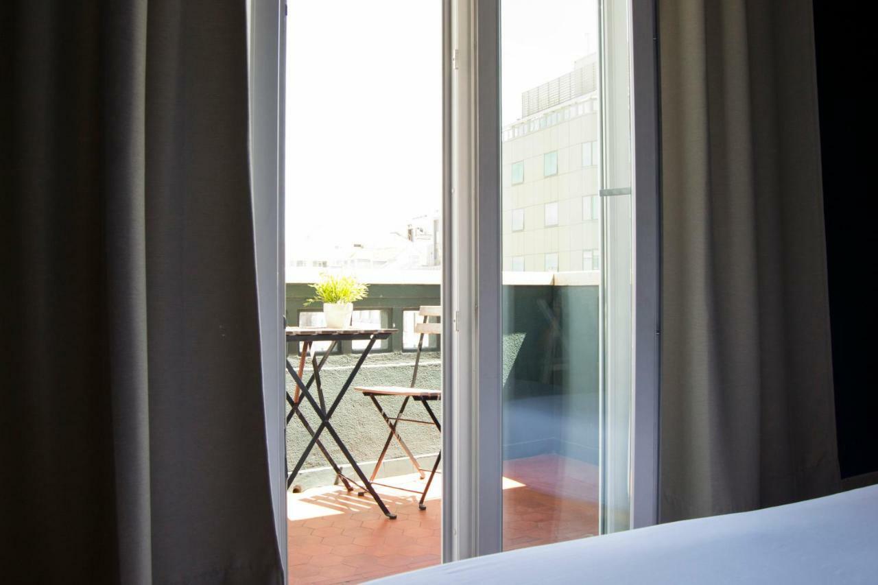 Avenue Hostel & Suites Lisbon Bagian luar foto